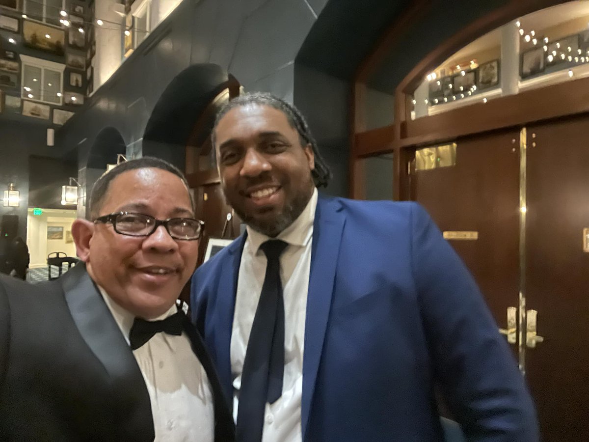MikeJRogers4's tweet photo. #CurrentSituation: nothing like a party for a purpose! Wonderful fundraising event sponsored by the Annapolis Rotary Club benefitting Charting Careers! @rotary @mikejrogers4 
#E2C2 #Education #Economy #Community https://t.co/TsYZ9Dxwm0