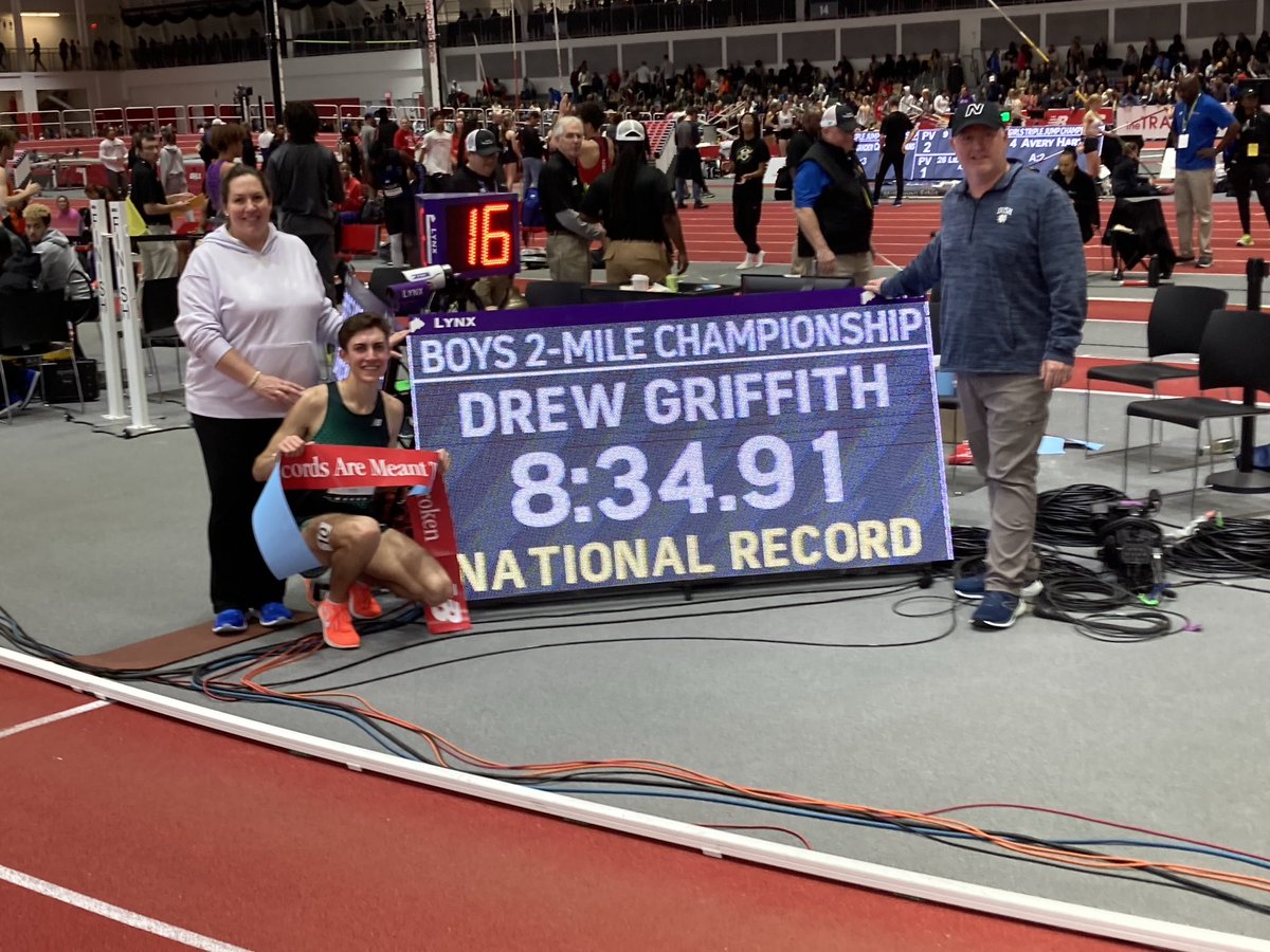 Congrats to Drew Griffith who won the 2 mile race at the national indoor championships in Boston and also set the new national record in his event🏃‍♂️👏👏🏃‍♂️