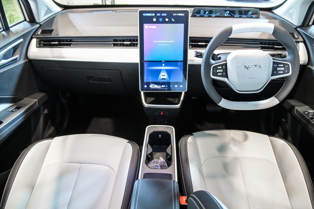 _Drivingplace's tweet image. NEW NETA V-II เตรียมเปิดตัวบุกตลาดในงานมอเตอร์โชว์ 2024
#Autonews #ข่าวรถยนต์
#NetaVII #NetaThailand
#Drivingplace #Media #AutoplaceThailand
ฝากกด👍กดแชร์ด้วยครับ 😊
drivingplace.com/drivingplace-c…