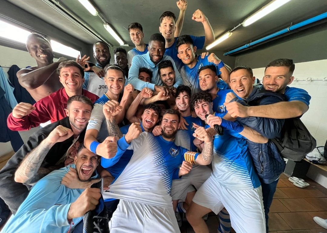 🤼 Seguimos en la pelea.

✅ Victoria por 4 a 1 del Primer Equipo ante el Molins de Rei.

🔝 El equipo tan solo ha perdido uno de los últimos 8 partidos. A por todas.