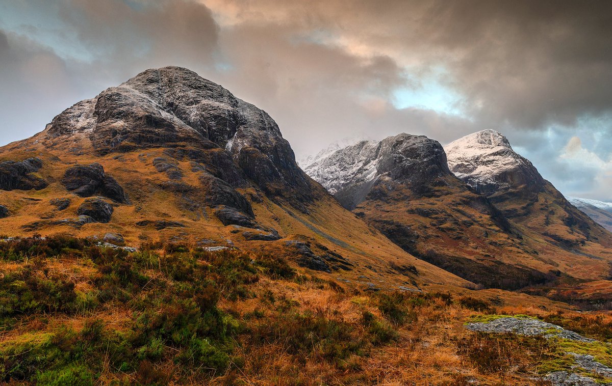 MickHow52276339's tweet photo. The three sisters of Glencoe #Scottish #scotland #roadtrip #landscapephotography #mountains https://t.co/Gx106VbEo4