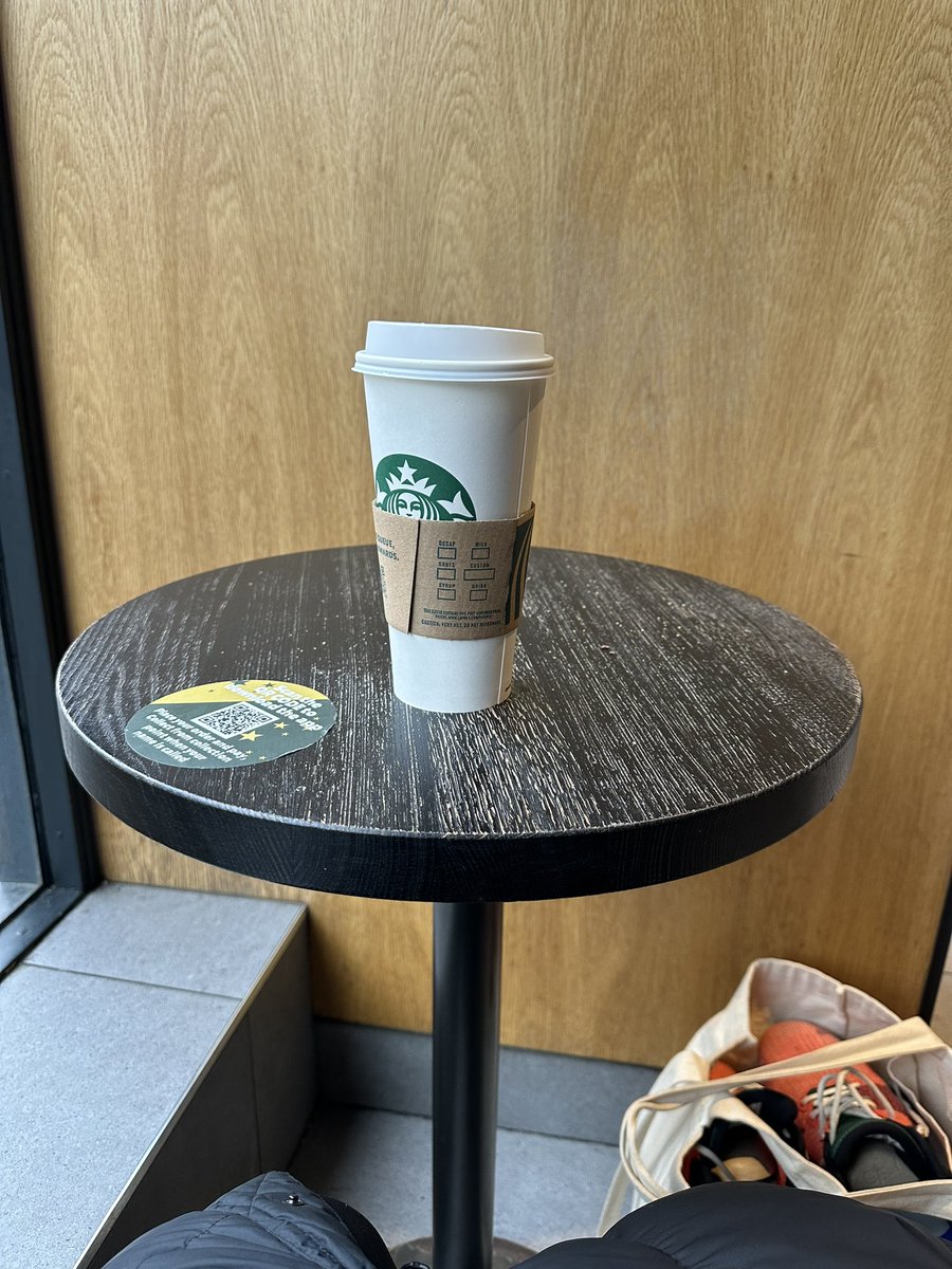 mscorpsebooty's tweet photo. Saddest @StarbucksUK ever today. Had no cups due to dishwasher being broken, got charged for a paper cup and then they had no sugar in the entire store. https://t.co/mHGmc37M7o