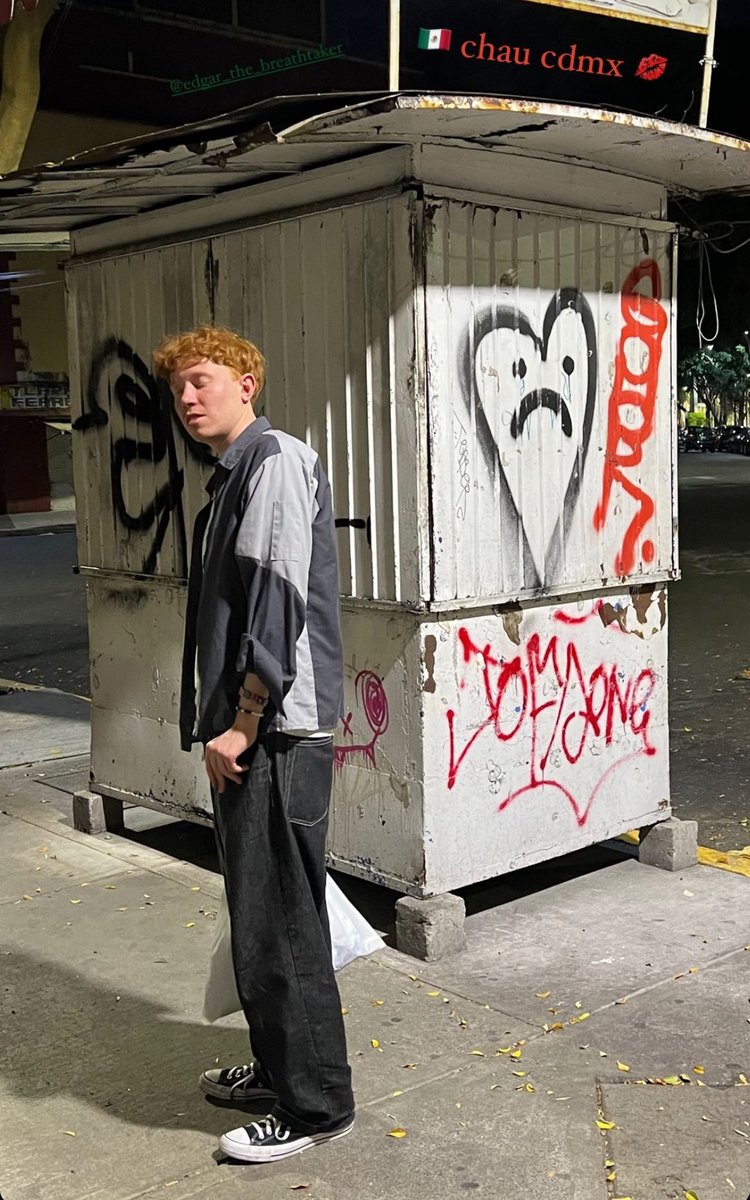 KingKruleUK's tweet photo. King Krule in Mexico 🇲🇽 https://t.co/iZ0ieIvn6I