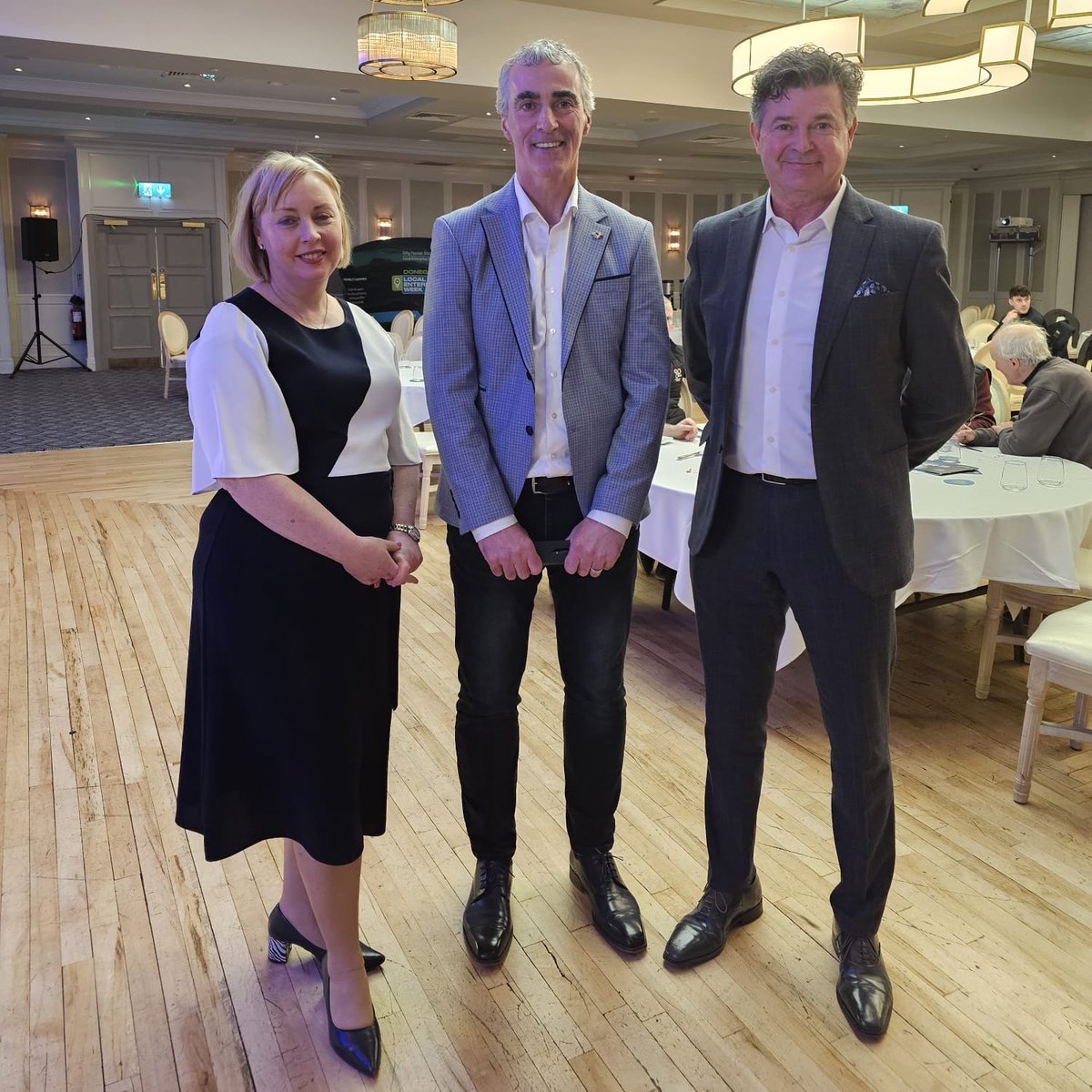 DonegalETB's tweet photo. Our Enterprise Engagement Officer Dearbhla Kelly and Area Training Manager Vinny McGroary talked business tactics with @officialdonegal Senior Manager Jim McGuinness at @DonegalLEO’s Enterprise Week ‘Business of Leadership’ event on Friday last.
#GoFurtherWithDonegalETB #LEW24 https://t.co/9c4NqlgWVz