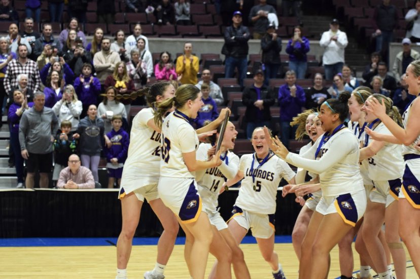 allierestovich's tweet photo. Section 1 AA champs‼️ So proud of everyone on this team. #statebound https://t.co/RZ89QhOMWB