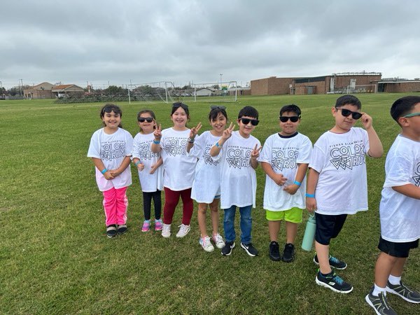 Marce19608017's tweet photo. 2nd grade had lots of fun!! #Fishertigers https://t.co/XS5YUrOXjP