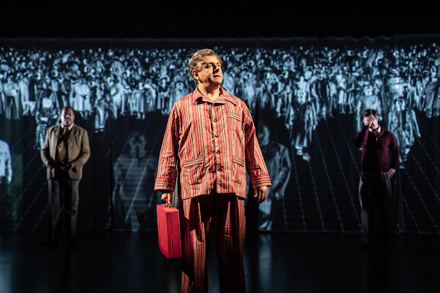 Nye ★★★★★ <a href="/NationalTheatre/">National Theatre</a> | Feb 24 - May 11, 2024
REVIEW: tinyurl.com/ympzj32a

A theatrical coup d’éclat! @MichaelSheen shines as #AneurinBevan, the founder of the #NHS. One leaves the theatre wishing for more.

nationaltheatre.org.uk/productions/ny… | #Nye