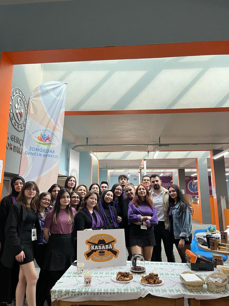 8 Mart Dünya Kadınlar Günü dolayısıyla BEÜ Genç Kalemler Topluluğu öncülüğünde Eğitimci Yazar Sevde Tuba Özsaygın Atlı  hanımefendiyi Farabi Ofisimize misafir ettik ve gençlerle güzel bir program gerçekleştirdik. #GSBGM