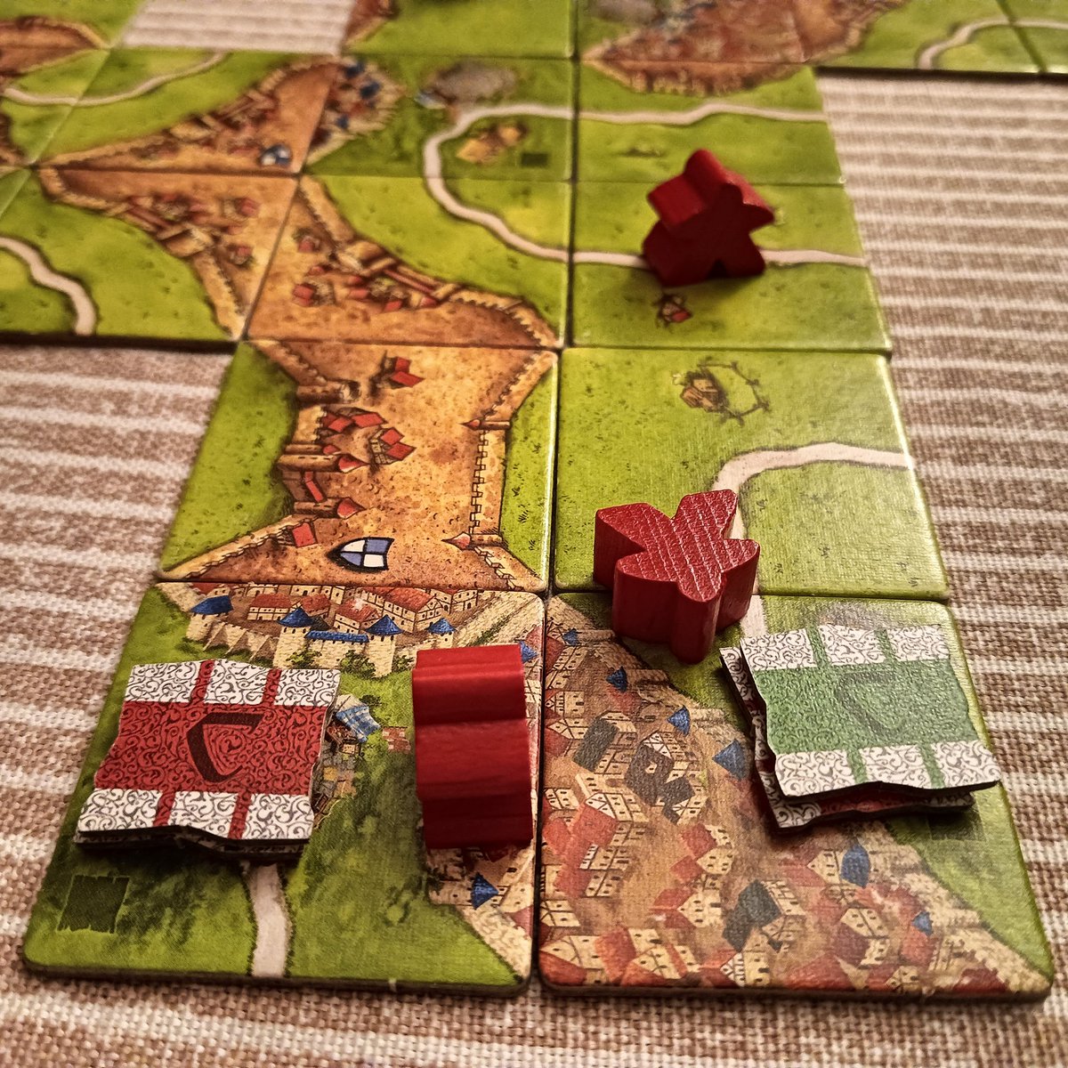Sacando un ratito en este domingo lluvioso para probar Las Apuestas de Carcassonne.
Con <a href="/MariaLara86/">Maria Lara</a> 
<a href="/DevirIberia/">Devir Iberia</a>