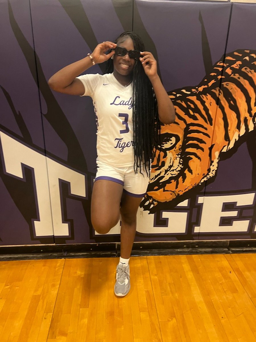 Tiger Nation, join us in wishing @amazinGrace2025 a happy birthday 💜 🐅💜! Big 17!