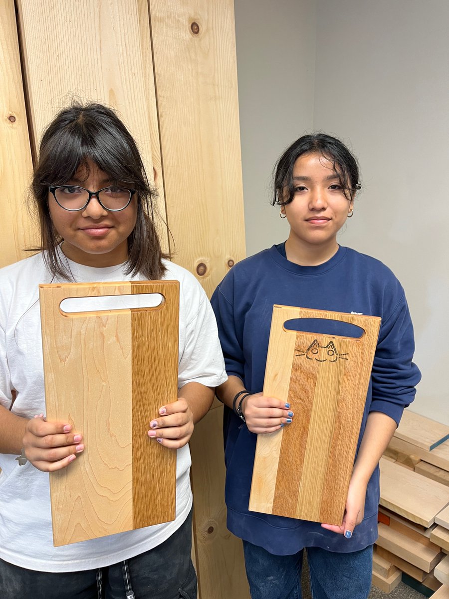 brettjhardy's tweet photo. Latest batch of custom #charcuterieboards. Used templates from #CraftedElements to help with the handles, which turned out great. Also used a silicone mold from Crafted Elements to add epoxy to some of the boards. Several very skilled junior #woodworkers in my #woodshop class! https://t.co/6AKHW0iYgl