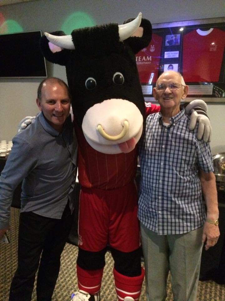 dallsheed's tweet photo. Sad day for the Napiers, my father Kenny passed away this morning.♥️
He made sure he asked how did the Don's @AberdeenFC get on Dek? 
#standfree in Heaven Dad with the rest of the Dandies who have since left us
First took me to Pittodrie in 1973/74 season, thanks for that dad ♥️ https://t.co/a1RIoT9Upa