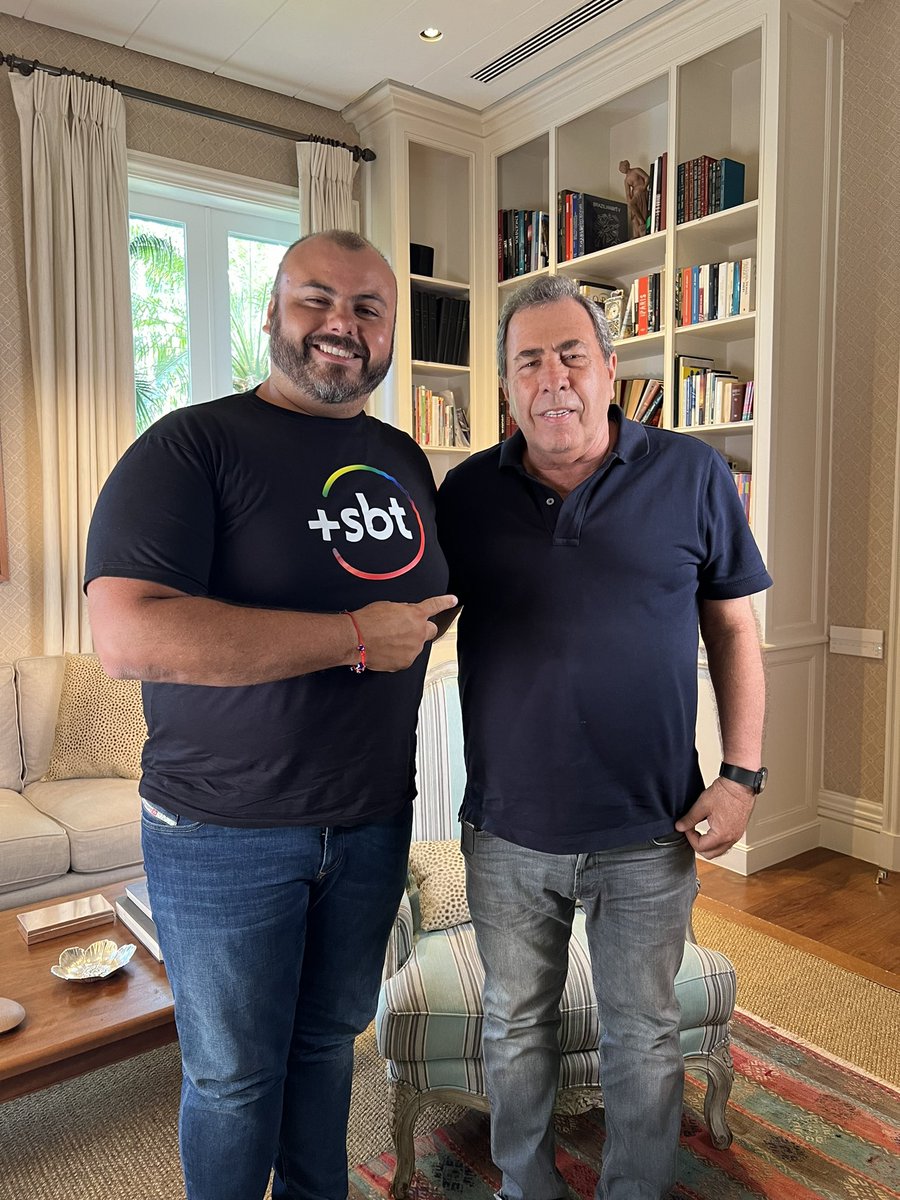 JeffersonCandid's tweet photo. Hoje uma das gravações foi com Carlos Augusto Montenegro ex diretor do #IBOPE que deu uma baita história e nos ensinou como era a medição do #PeopleMeter
Você vai conferir em BREVE no #DocSS no #+SBT 🎥🎬👊👊✨
#Sbt #Pss #SilvioSantos #Pranks #Tv #TvShow #Backstage #sroryteller https://t.co/nerXqFggpV