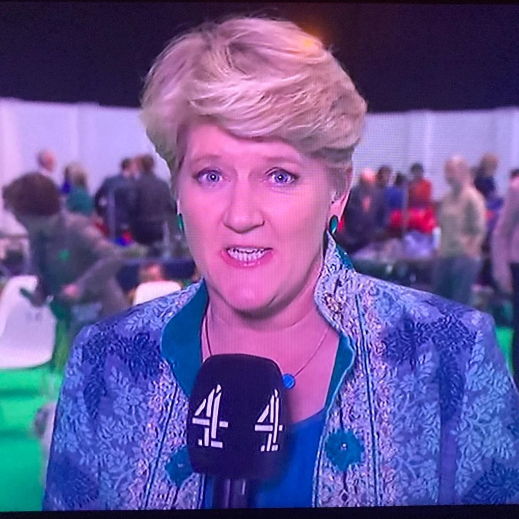 Fabulous seeing #clarebalding wearing our Jade Rosette Paisley Shawl Jacket #Crufts2024 #Crufts #Channel4 

beatricevontresckow.com/collections/cl…