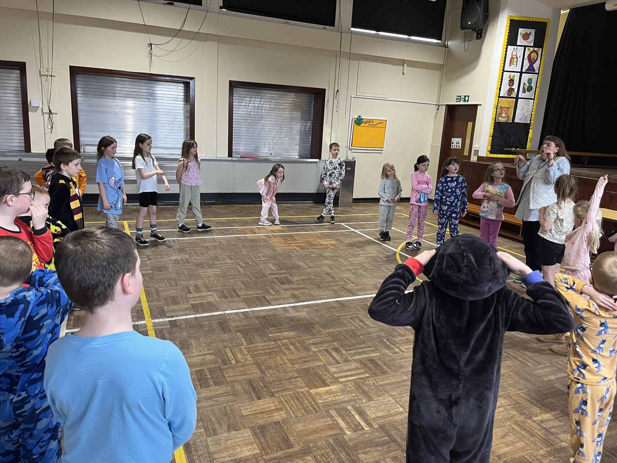Thank you so much to Morgan for leading a super drama session with us on Thursday! We had so much fun @MrWalker_KPS <a href="/Kinneil_PS/">Kinneil Primary & EYC</a> <a href="/SHRtheatreco/">Secondhand Rhiannon Theatre Co.</a>