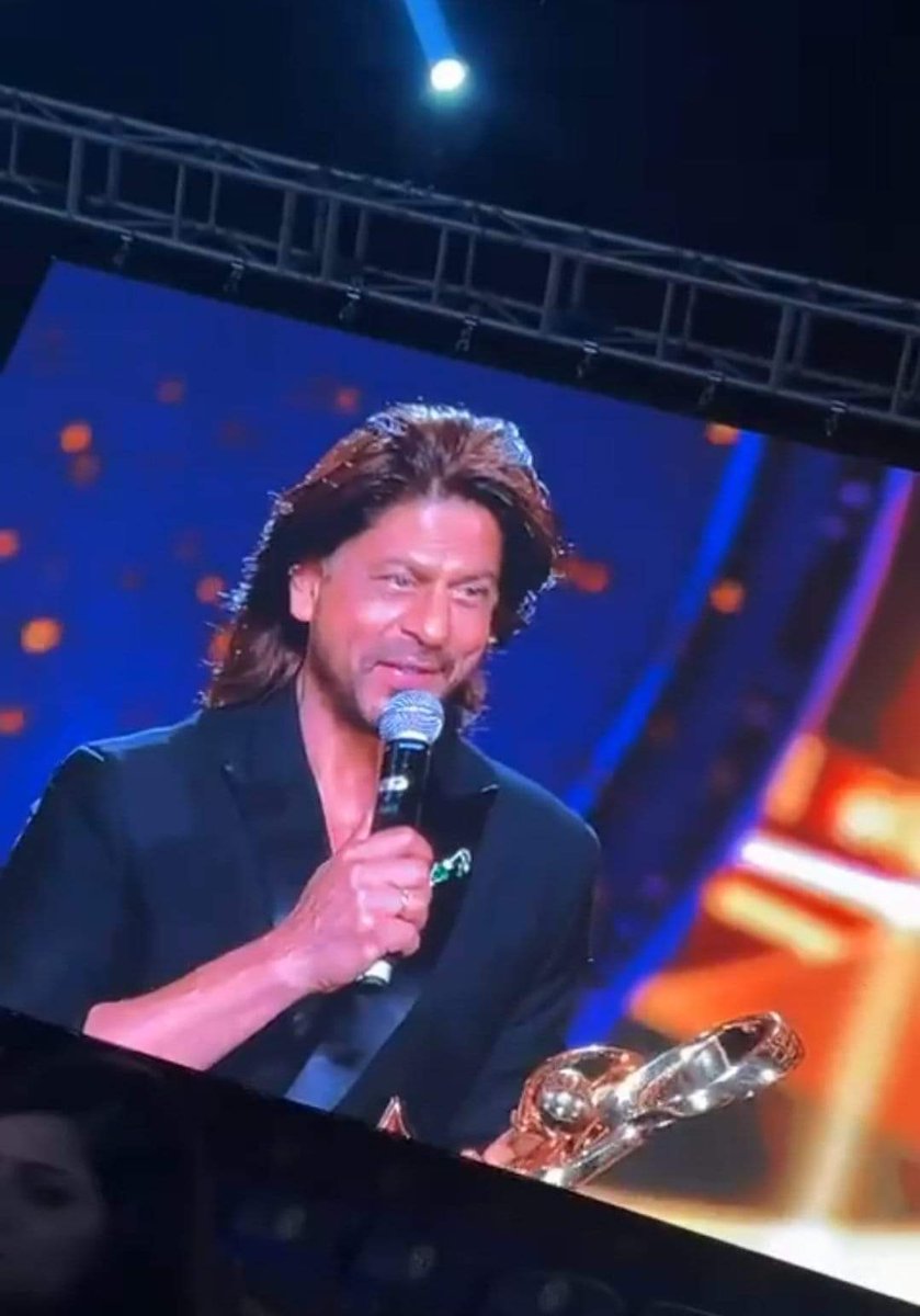 Congratulations love @iamsrk for Best Actor Award 🏆♥️

#ShahRukhKhan𓀠 #Jawan #ZeeCineAwards2024 #BestActorAward