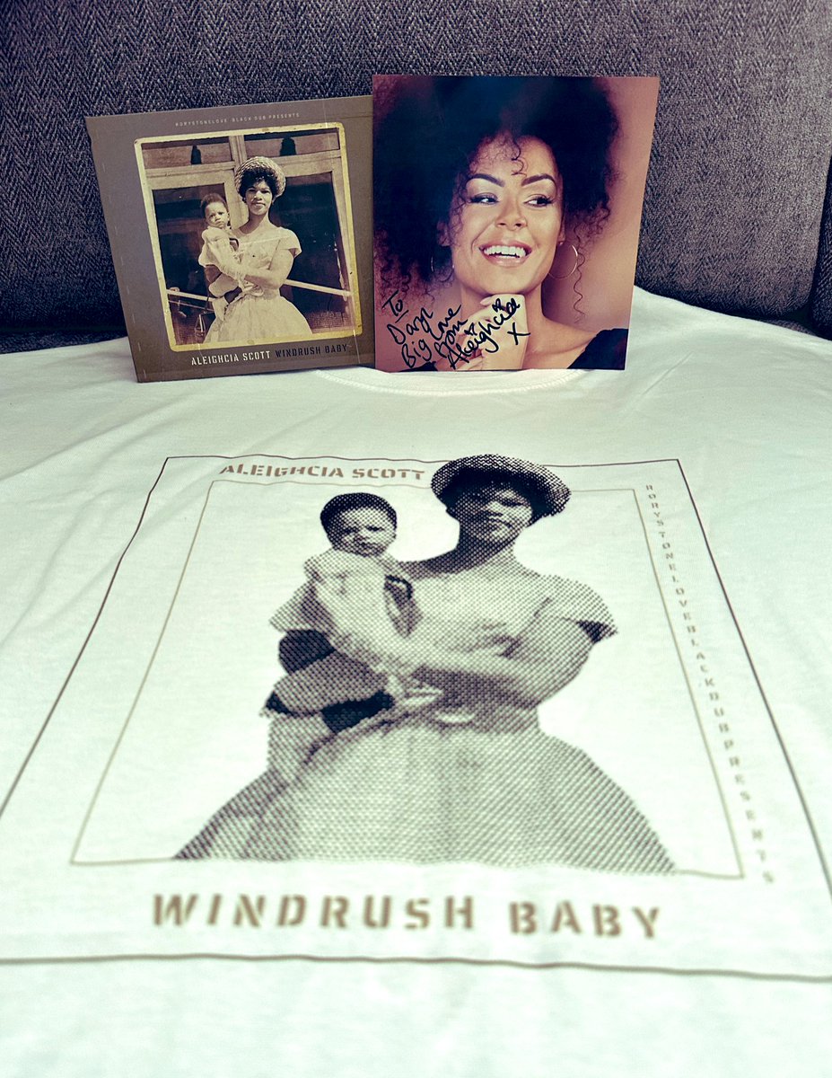 DaryllJames's tweet photo. Seeing @AleighciaSings last night was absolutely amazing and I’m so glad she signed my art card. Starting off her #windrushbaby tour and I wouldn’t have missed it for the world! ❤️ https://t.co/JezeoTcIUR