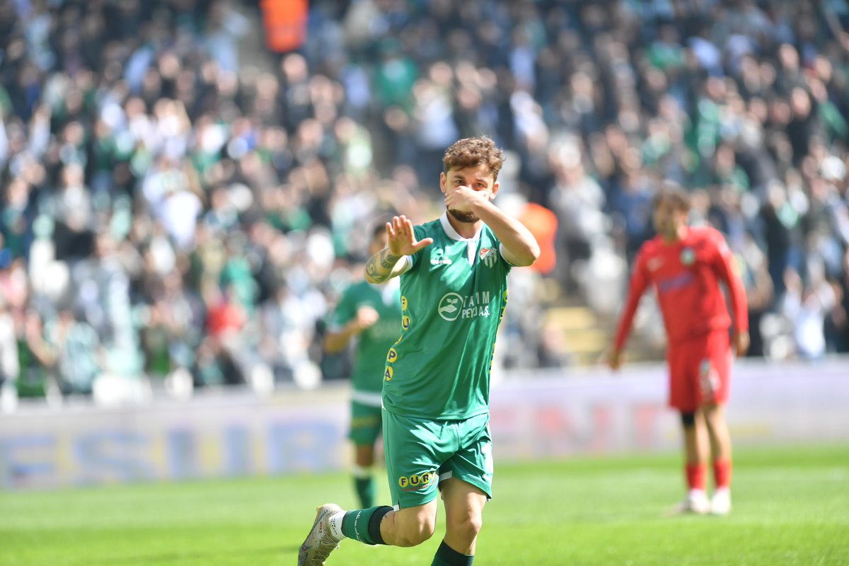 Seni sevmeyi ağır ödüyoruz.
<a href="/BursasporSk/">Bursaspor</a>