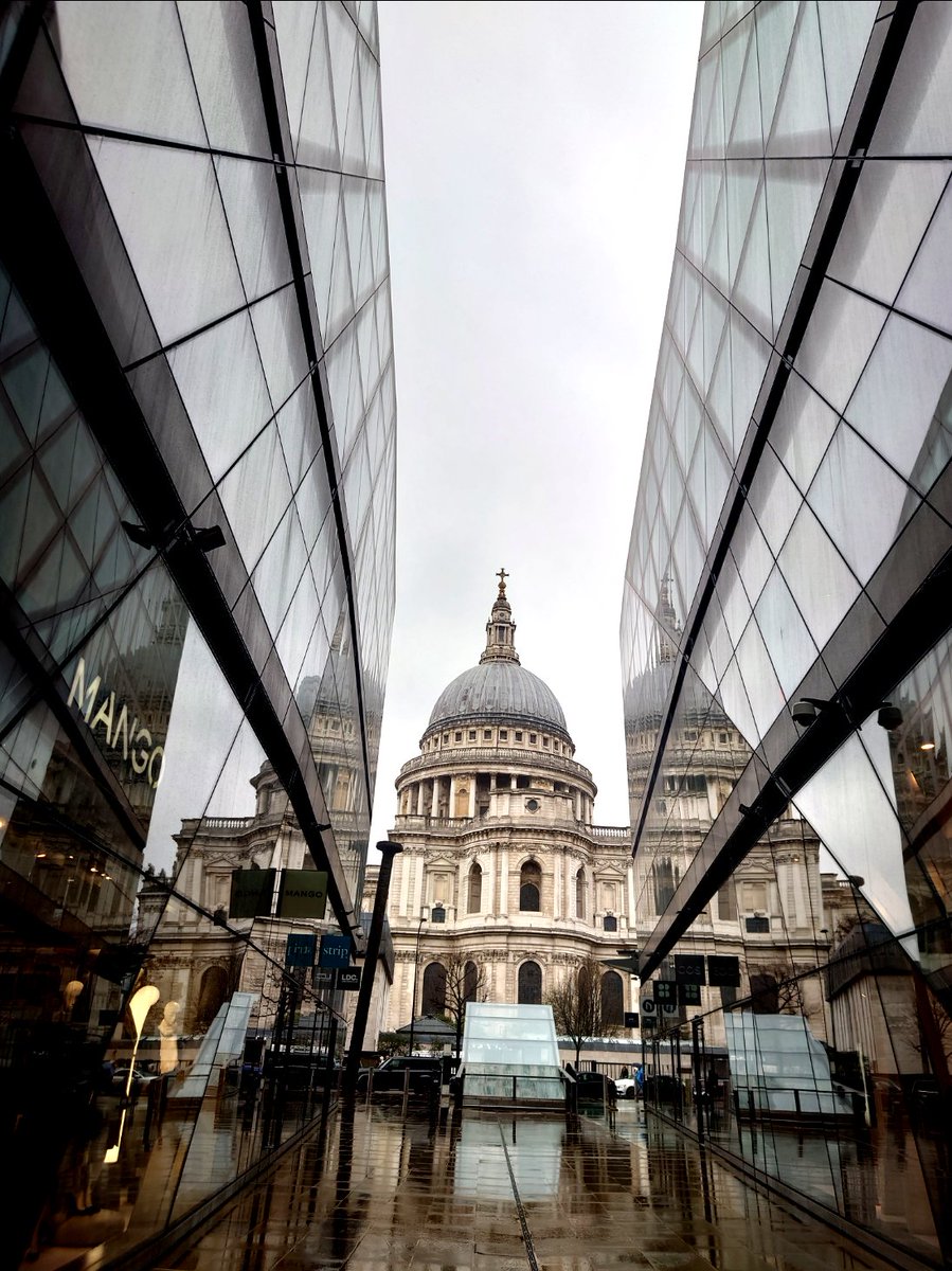 Welsh Caroline tweet media