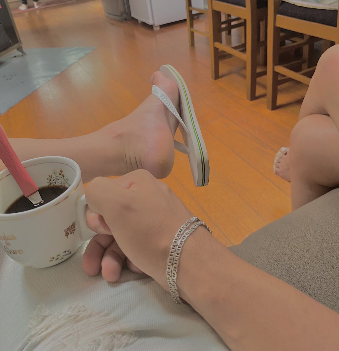 Boa tarde 🦶🏻☕️🩴