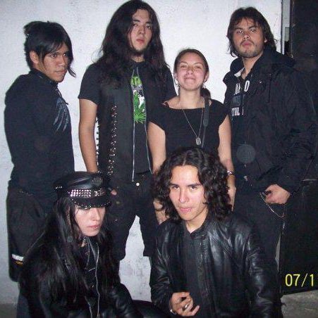 LouAlpizar's tweet photo. Conocí a @EmmanuelCacho en un concierto de Judas Priest por allá de 2008. 

Hicimos click y nos pusimos a crear música a la semana de conocernos. Neta no me imaginaba que los años venideros me iban a dar una amistad literalmente a prueba de TODO

(Asi nos vemos 16 años después) https://t.co/j4TRTsQR9z