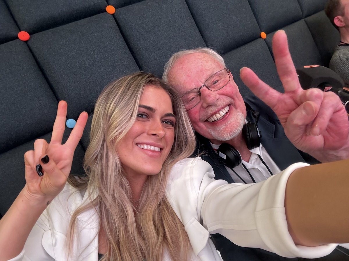 day 3 of 3 at the O2 arena in london co-hosting w my homie @WhisperingBob . i’d like to thank caffeine, full english brekkies and bob’s good vibes for keeping this train on the tracks. never gonna forget this one @C2Cfestival ily