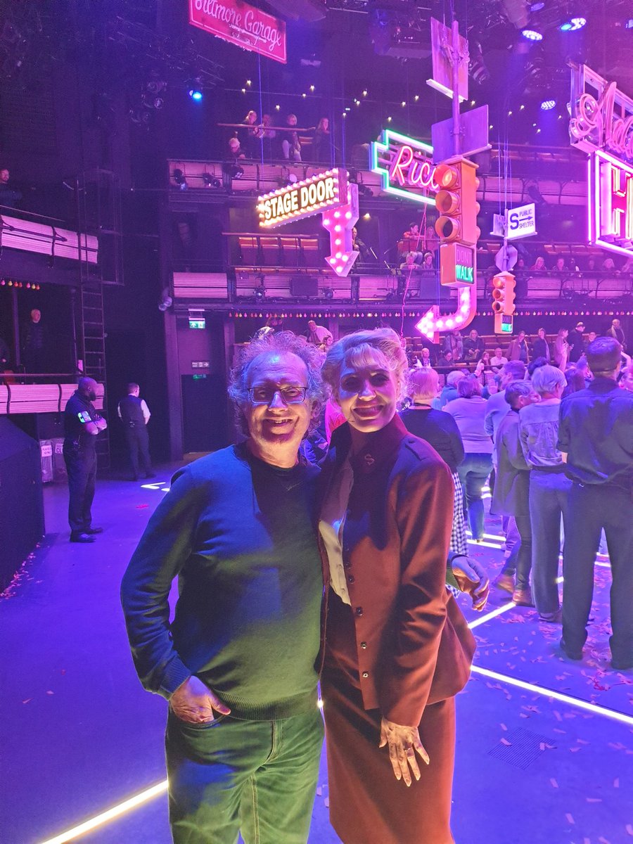 Ralph_is_Happy's tweet photo. 24 hours later Tuesday back to @_bridgetheatre to see #GuysAndDolls, love the moving stages, and traversing around the pit.

So fortunate to have quick word with @CelindeSchoen after the show and to get a picture - 🙏 very much https://t.co/vv7lUZZxEL