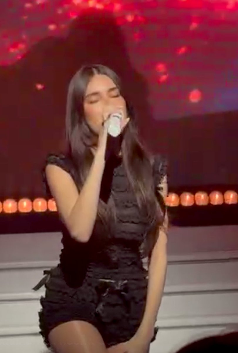 New outfit! #spinnintourprague