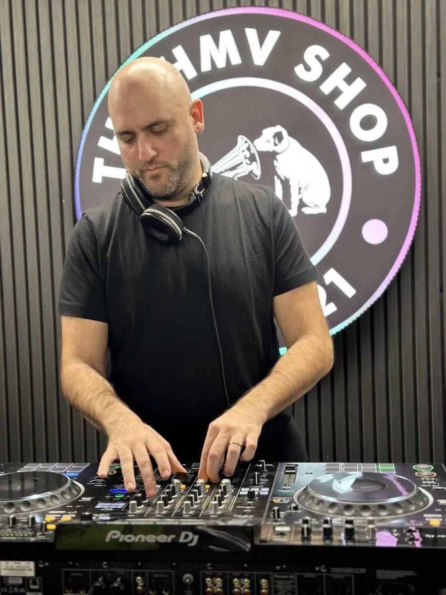 Our hero @alyandfila at @hmvtweets #OxfordStreet yesterday. 📷 Amanda Stuart (Moomin) #TranceFamily