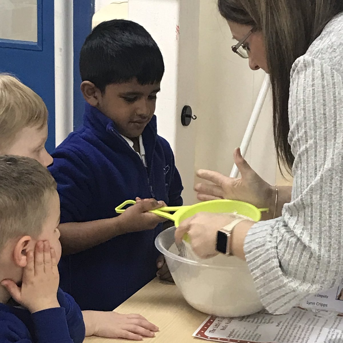 The Acorns enjoyed baking bread rolls this week, by following their own instructions from a book they made last term! This time they turned their dough into numbers @WroxhamSchool #wroxhammaths #wroxhamliteracy