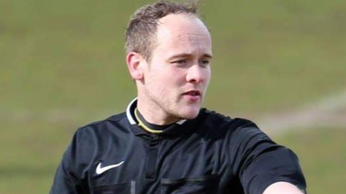 CentralMidsAll's tweet image. The CMAL is deeply saddened to report that Chris Hunter has unexpectedly passed away aged 35, Chris was a former Level 3 referee operating at Steps 2-4 of non-league football and refereed in the Central Midlands Football League for many years. 
Our thoughts and condolences go out…