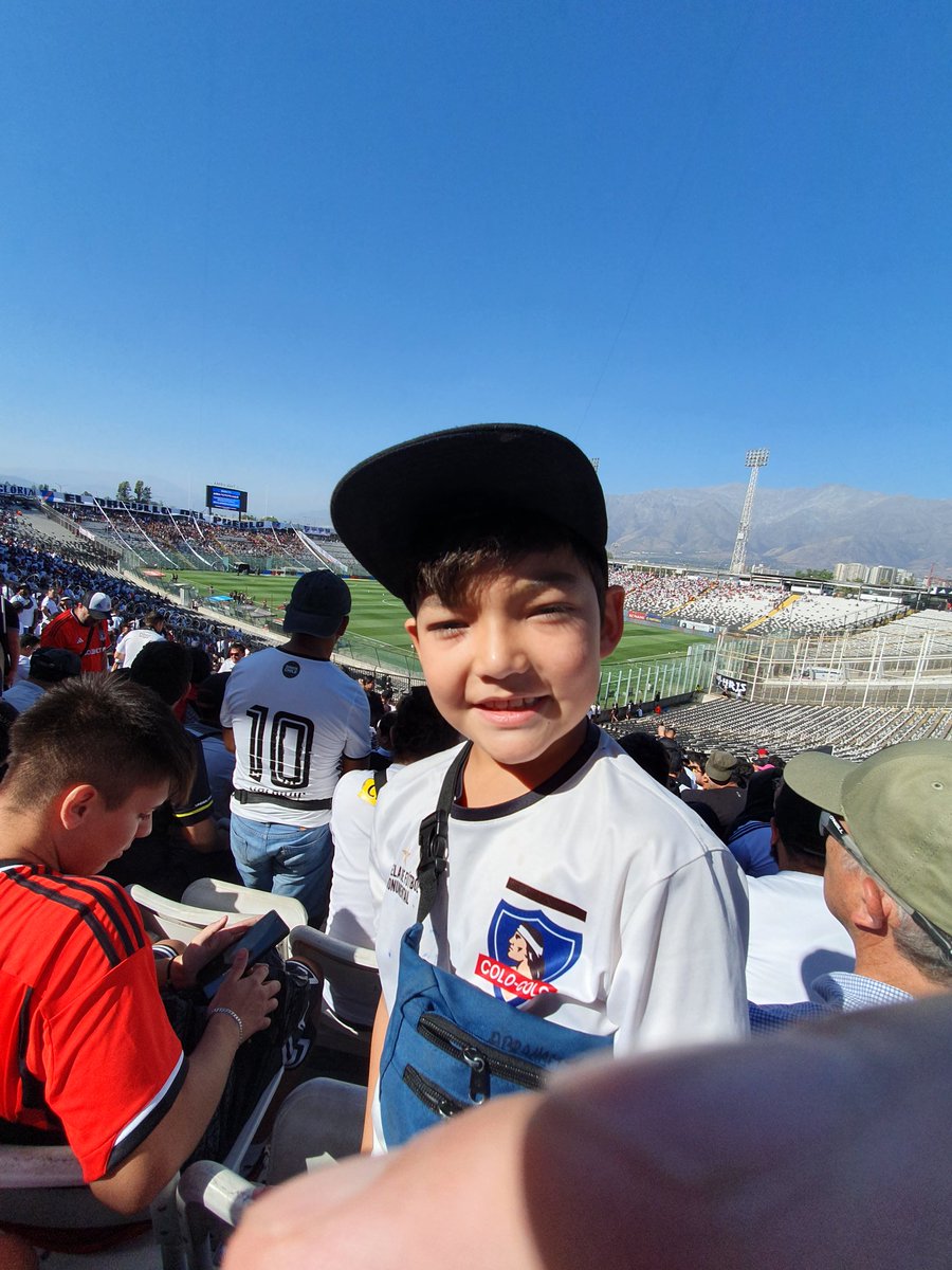 abrahamtroncos2's tweet photo. Vamos campeón #enlapieldecolocolo https://t.co/8Z4aOFFD5d