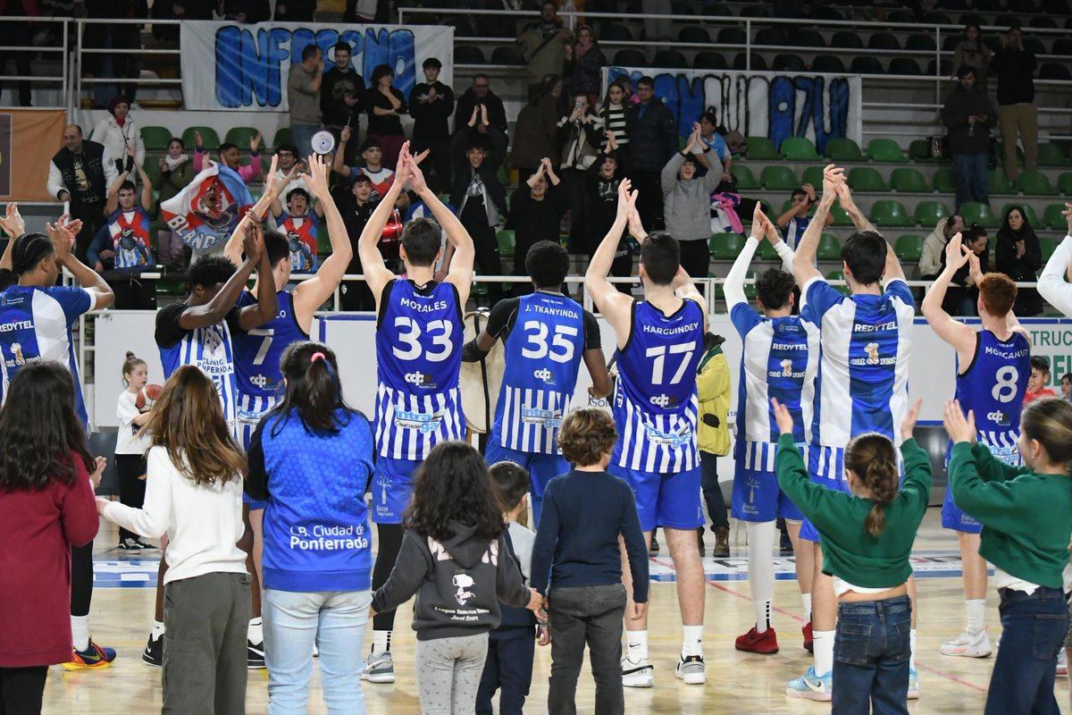 Que afortunados somos de tener una AFICIÓN como la que tenemos. 🤍💙

¡GRACIAS por llevarnos en volandas! 🙌

Esta victoria es tan nuestra como vuestra. 💪👏

#SoñarMásAlto #SomosSDP