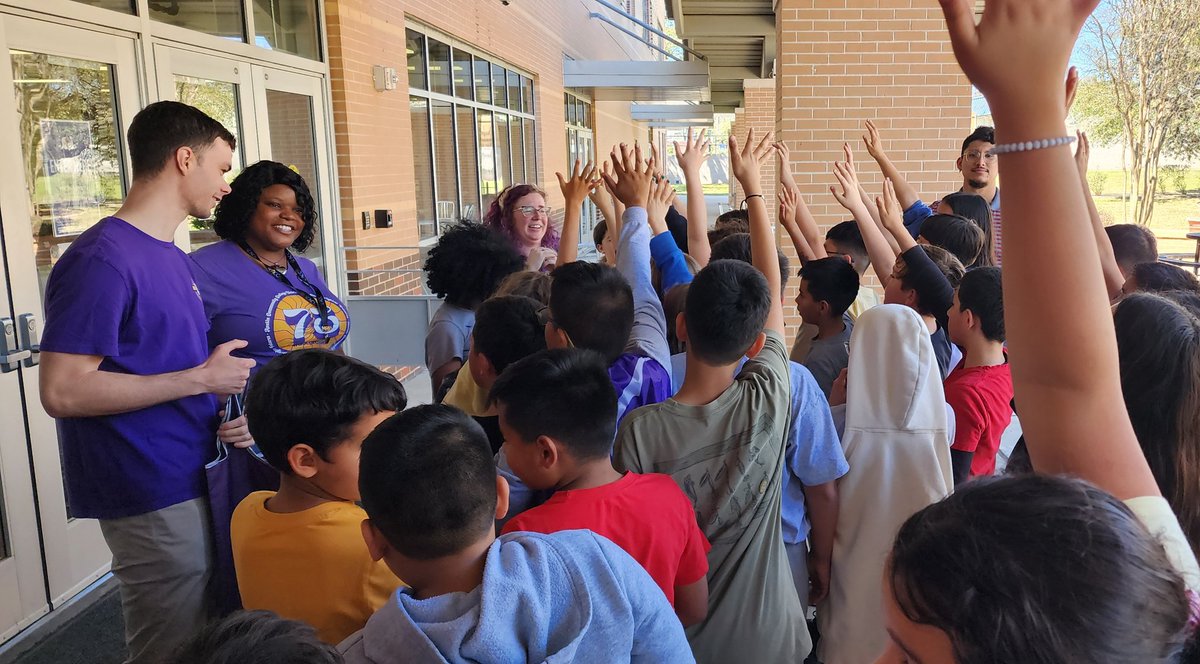 R.B. the Riverbat (@rbtheriverbat) on Twitter photo The spring semester always means more opportunities to meet lots of future Riverbats. Our team had fun this week giving away prizes to young students who visited the #ACCSouthAustinCampus.
#Yougetaprizeandyougetaprizeandyougetaprize
<a href="/accdistrict/">ACC District ๐ฆ</a> The spring semester always means more opportunities to meet lots of future Riverbats. Our team had fun this week giving away prizes to young students who visited the #ACCSouthAustinCampus.
#Yougetaprizeandyougetaprizeandyougetaprize
<a href="/accdistrict/">ACC District ๐ฆ</a>
