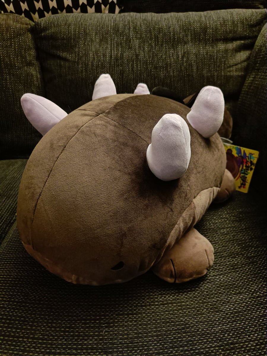 Chiko_Charm's tweet image. Two Meccha orders arrived, one containing  fuwafuwa #Clodsire #Greavard and #Mabostiff I've waited MONTHS for through surface shipping, and another super soft Clodsire from #PokemonCenter ✨ Got a tiny little extra teddy too in my order for some reason 😅