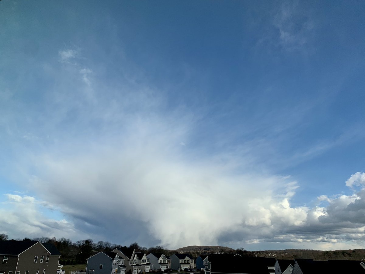 Parsley782's tweet photo. @phillywx @NWS_MountHolly Backside of a snow squall that pushed through Gilbertsville, PA around 4:45pm, now moving though Lansdale. https://t.co/TchpDunl0f