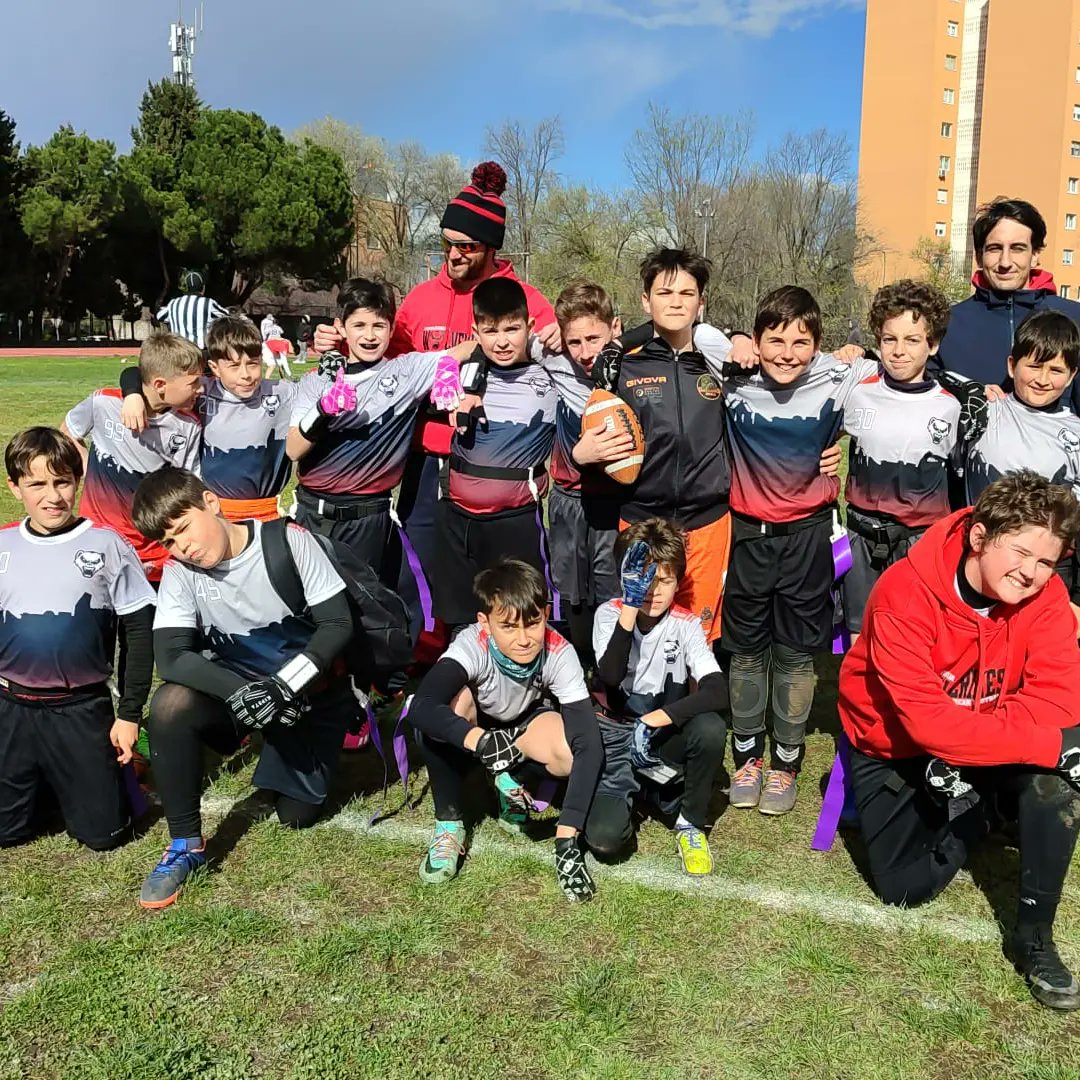 ⚫🟠 DEBUT⚫🟠 Hoy, nuestro sub11 Dany Velázquez, ha debutado con los sub13 de @WOLVERINES_AF Junto a Pablo, Sub13 de Grizzlies, son los dos jugadores que está temporada están disfrutando en la liga de @madridxfootball nuestro club hermano. Enhorabuena a ambos. #BeAOrange #Ávila