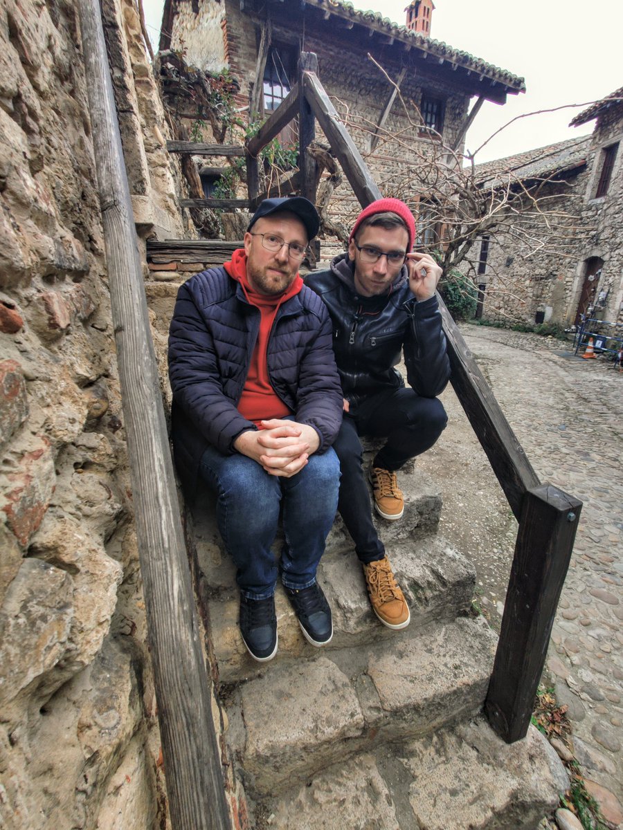 aleknaza's tweet image. Nous sommes arrivés à la cité médiévale de Pérouges

Мы прибыли в средневековый город Перуж

#Pérouges #France