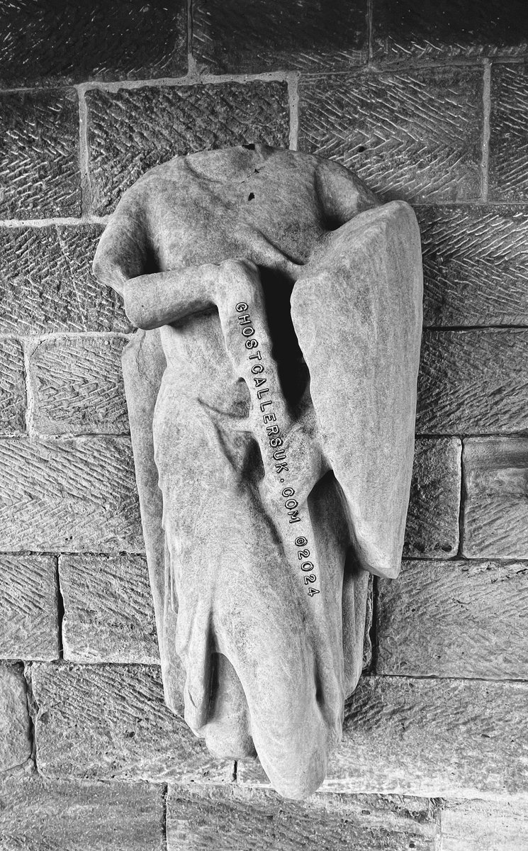 johncha83535998's tweet photo. Effigy of a cross-legged knight probably originally intended to be laid horizontally. A similar, less mutilated monument dated circa 1300 can be seen in the Draycott Chapel of St Margaret's Church, Draycott-in-the-Moors.

On display at Croxden Abbey, Staffordshire https://t.co/yoGhC3PVwN