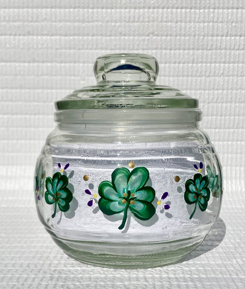 Shamrock sugar bowl etsy.com/listing/140975… #shamrocks #sugarbowl #irishdecor #SMILEtt23 #CraftBizParty #mothersdaygift #etsy #etsyshop