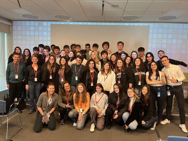 Il 6/3 abbiamo partecipato al #TechTour organizzato da <a href="/Assolombarda/">Assolombarda</a> per avvicinare i giovani al mondo della tecnologia e delle aziende. Grazie ai 40 studenti e studentesse dell'ISS Mosè Bianchi di Vimercate che sono venuti a trovarci. Abbiamo imparato, divertendoci! <a href="/SAPItalia/">SAP Italia</a>