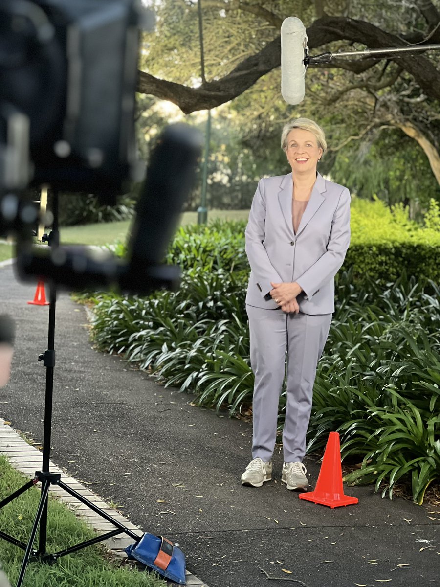 tanya_plibersek's tweet image. Started the week on @sunriseon7 chatting about our plan to help Australians save money on fuel with more efficient cars.