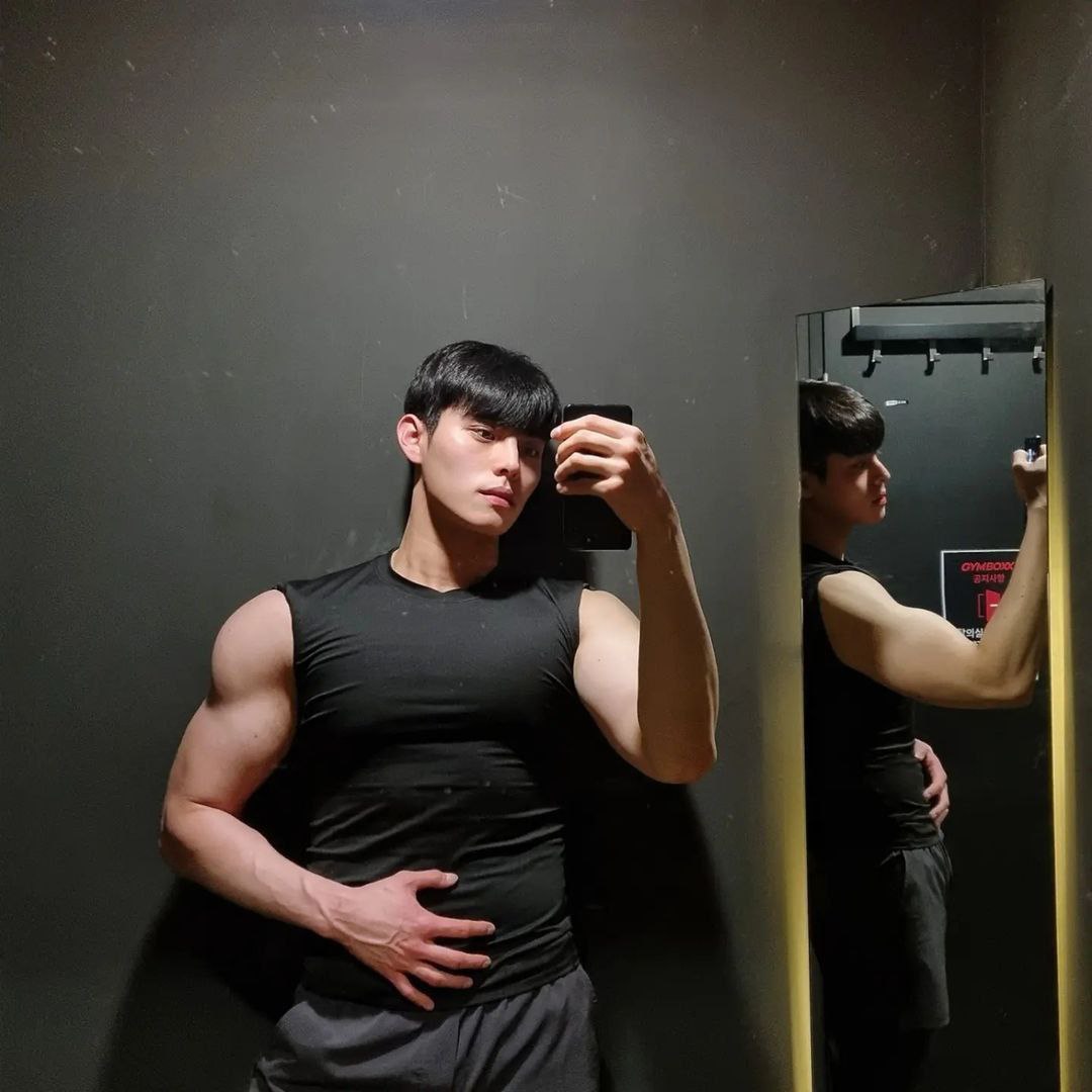 siqueirinhabl's tweet photo. 🔊previsão para Abril!
#GrayCurrents estrelado por #JaeBin e #Jangwooyoung
O enredo de Gray Currents parece intrigante, com Cha Soo Hyuk e Lee Yoon Dae enfrentando diferentes desafios em suas vidas e encontrando refúgio um no outro.
Equipes Amamos Bls e Adoros Bls 💗 https://t.co/sgado3vypC