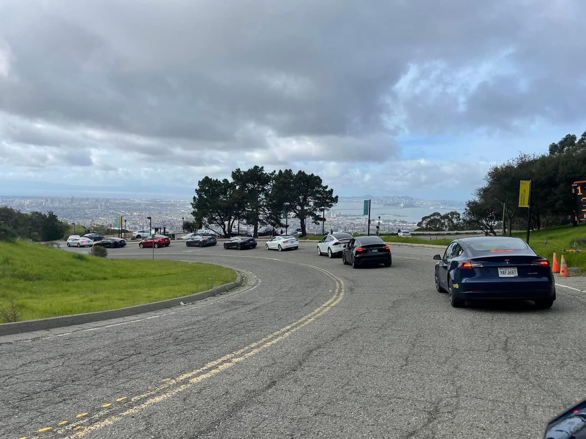TeslaOwnersEBay's tweet image. Quick hits from today’s East Bay Hills Drive! #HellaTeslas