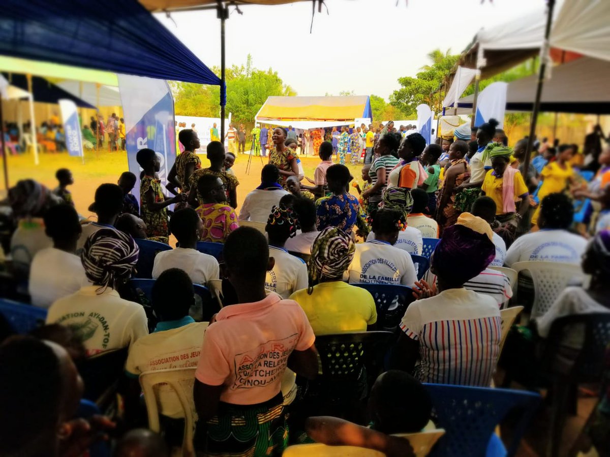 objectifbenin's tweet photo. "🎉🚀 Apothéose à Toviklin ce 9 mars avec le lancement réussi du recensement national des militants #OB26 ! Le Couffo a fièrement ouvert le bal, marquant le début d'une nouvelle ère d'engagement et d'unité. Ensemble, façonnons l'avenir ! #CarrefourDeLEspoir 🌟✊" https://t.co/V7hdeduMR5