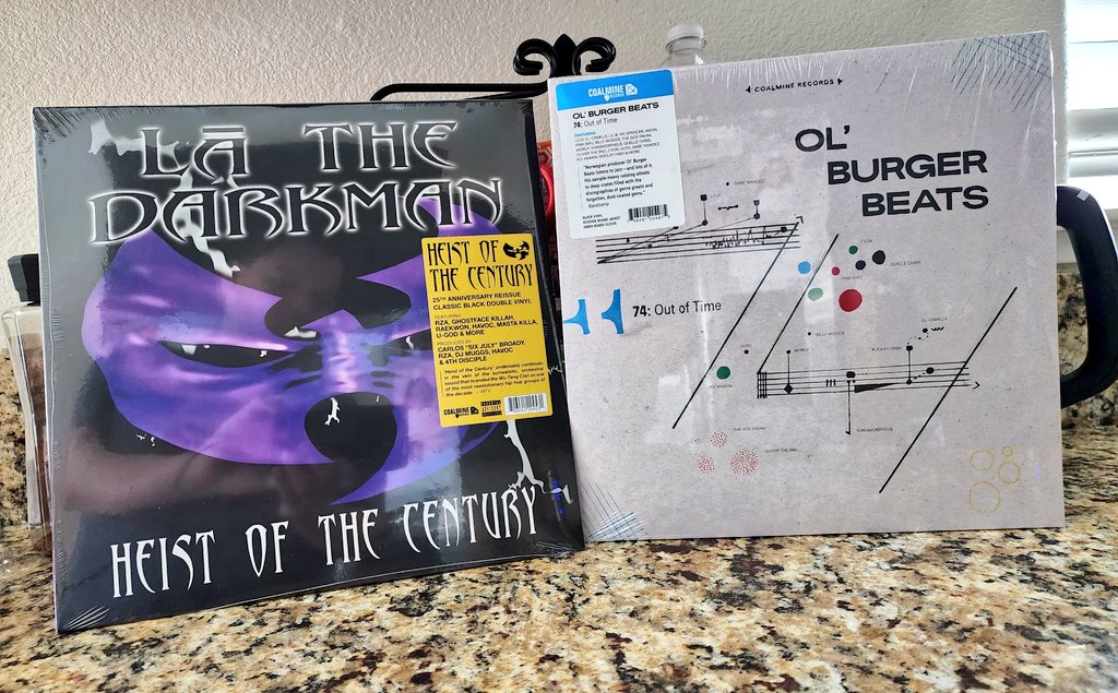 Thank you @coalminerecords for sending me two vinyl albums 🤝🏻 Ol' Burger Beats - 74: Out of Time La the Darkman - Heist of the Century I linked their online store in the replies