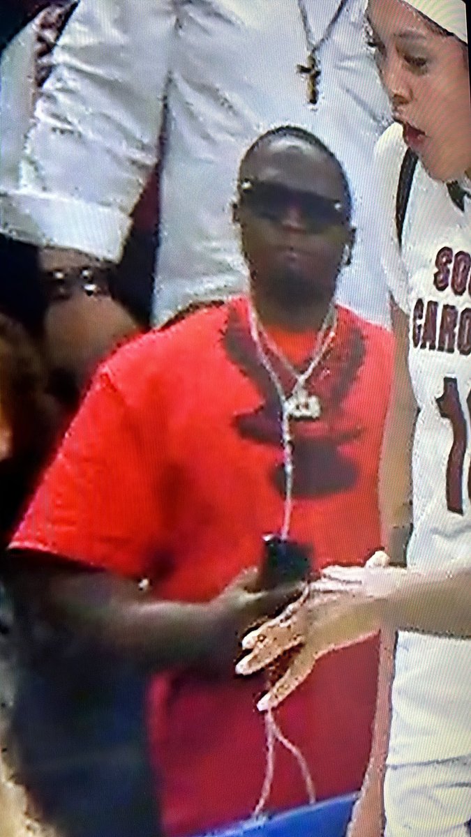 This was the other guy that tried rushing the court 🤣