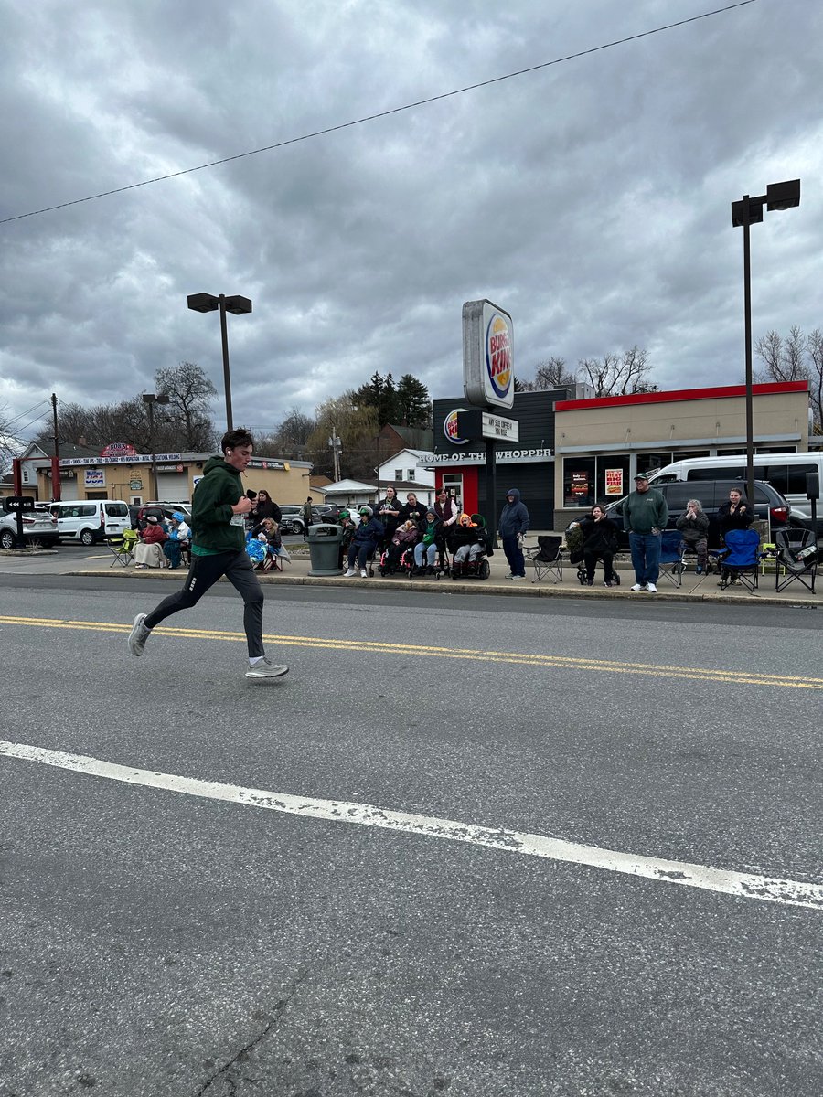 38th place out of 4000+ runners in all age groups as well as a new pr. Not too bad. 2K in the books as spring track kicks off tomorrow. <a href="/DylanHetrick02/">Dylan Hetrick</a>  <a href="/thetrick113_tim/">Tim Hetrick</a> 🇮🇪☘️