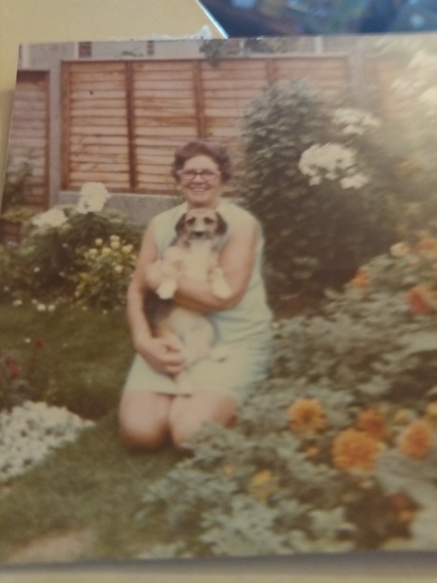 Stephen58098763's tweet photo. Happy Mother's Day, my mother Violet Parsons.
He died in nineteen ninety weeks before diana died https://t.co/GF03Sbydu8
