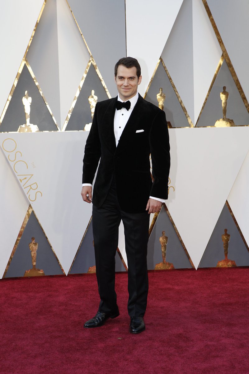 Henry Cavill has arrived to the #Oscars